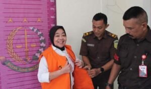 Korupsi Ala Kades bernama Heni, Dana Desa Diembat hingga Jual Posyandu. Klik rakyatsumsel.co.id